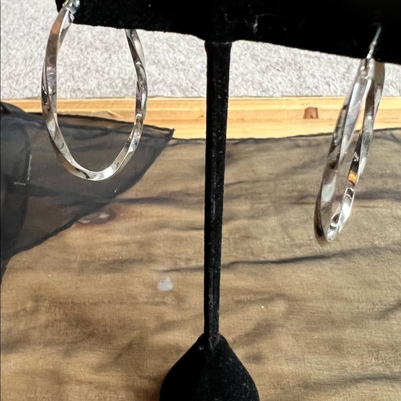 Vintage Jewelry - Vintage silver tone hoop earrings
